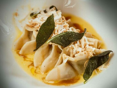 I cjalsons friulani, piatto simbolo della Carnia, sono ravioli di pasta di patate con ripieno a base di ricotta