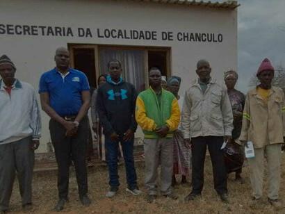 Cidadãos de Moçambique retiram doações do governo, Nampula, Moçambique