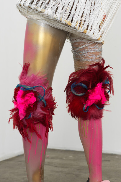 Tamar Ettun "Legs With Woven Basket (detail)". Image courtesy of the artist and Fridman Gallery, New York 