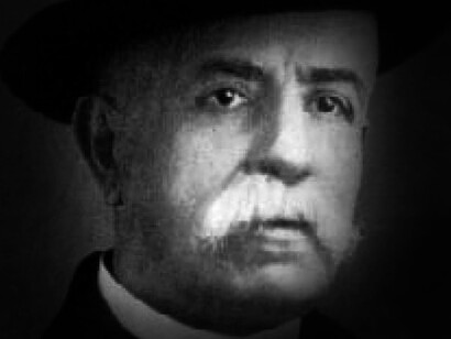 Gregorio Ricci-Curbastro fue un matemático y profesor italiano. Es famoso por descubrir el cálculo tensorial pero publicó trabajos importantes en muchos campos