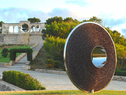 David Harber, Torus, 2016. Courtesy of Inception Gallery