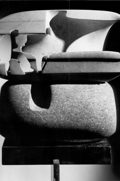 Il pianista, botticino e granito rosa, 1971, 47x37x52h cm