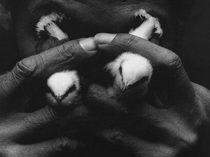 Mario Cravo Neto. Homem com lagrimas de passaro, 1992 [Man with bird tears] . Courtesy of Daros Latinamerica . Collection, Zürich. © Instituto Mario Cravo Neto / Instituto Moreira Salles 
