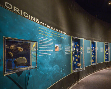 Arthur Ross Hall of Meteorites, Exhibition view. Courtesy of American Museum of Natural History