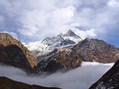 Catena montuosa ghiacciata. Himalaya, Nepal