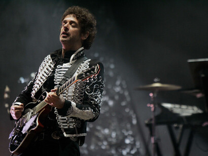 Gustavo Cerati durante un concerto
