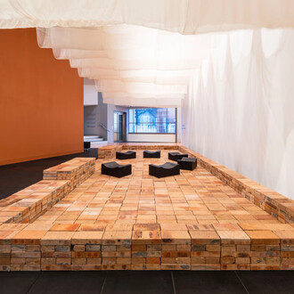 Elisapeta Hinemoa Heta, Ua tafa mai ata: matāli’i ki wainuiātea, exhibition view. Courtesy of Te Pātaka Toi Adam Art Gallery