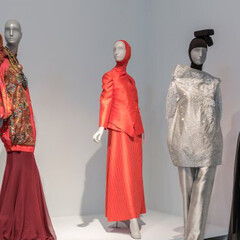 Contemporary Muslim Fashions. Courtesy of Museum für Angewandte Kunst