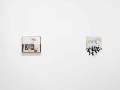 Artistes variés, Un siècle d'échecs, vue d'exposition. Avec l'aimable autorisation de Perrotin