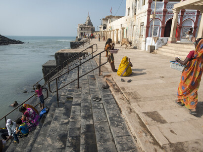 India's Gateway - Dwarka sea front © Tim Smith