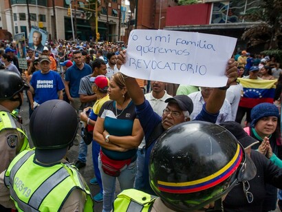 Manifestación opositora en las calles de Venezuela