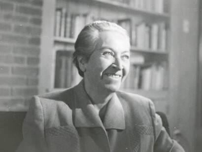 Gabriela Mistral (1889-1957) fue la primera mujer iberoamericana​ y la segunda persona latinoamericana​ en recibir un Premio Nobel