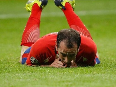 Godín no reza: se lamenta de una ocasión desperdiciada