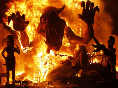 Fallas. La nit de la cremá. Valencia