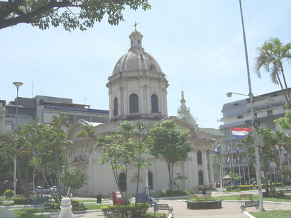 Il “Pabellón de los héroes“ dedicato ai caduti di tutte le guerre, ai quali il Paraguay dedica un vero e proprio culto, Paraguay