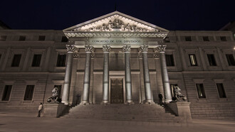 Vista de la fachada del Palacio de las Cortes, Madrid, España