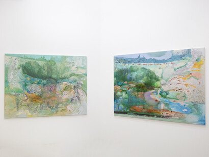 Heli Hiltunen, Sinä saat istua tyhjän päällä ja pitää ilmasta kiinni, exhibition view. Courtesy of Galerie Anhava