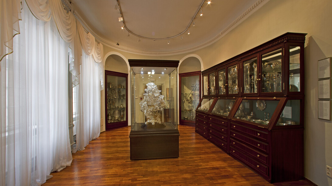 Silver cabinet, exhibition view. Courtesy of Museum of the History of Riga and Navigation