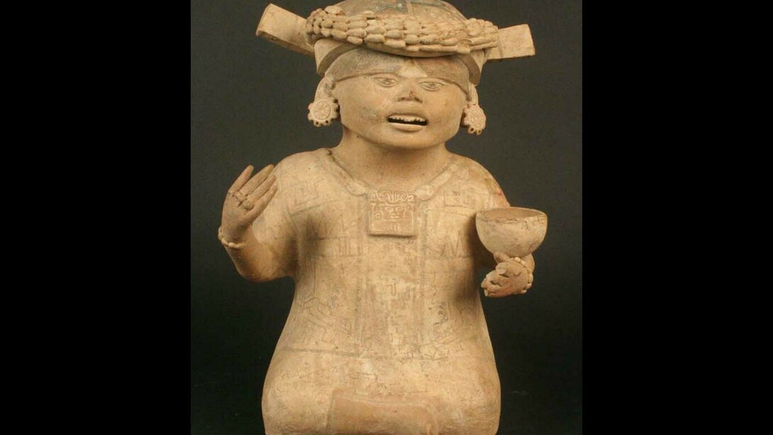 Fuente polícroma con tapa

Materiales: Cerámica

Clásico Temprano 300- 600 d.C

Medidas: 156mm de alto