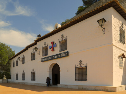 Fachada de la Ermita del Santo Niño de la Guardia, Toledo, España