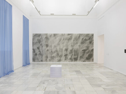 Felix Gonzalez-Torres, Dulce venganza, vista de exhibición. Cortesía del Museo Nacional Centro de Arte Reina Sofía
