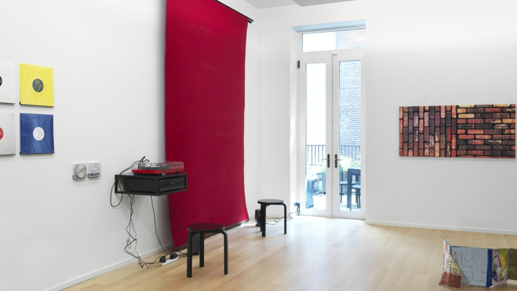 Metropolis, Exhibition view. Courtesy of Simon Lee Gallery