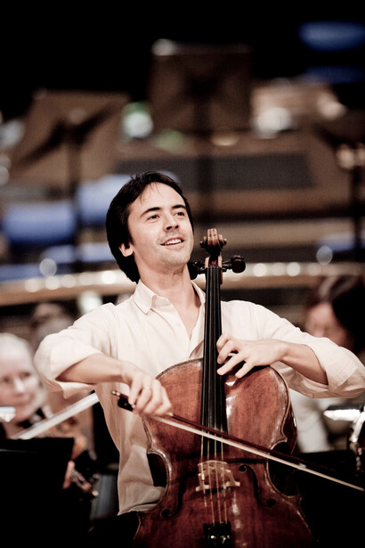 Il violoncellista Jean Guihen Queyras, foto Marco Borggreve