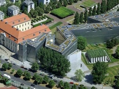 Vista aérea lateral dos dois edifícios do Museu de Berlim