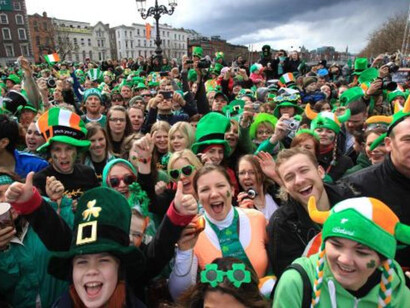 People having fun in St Patrick´s Day