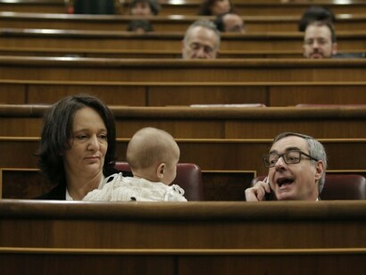 La diputada de Podemos argumentó que quería visualizar el problema de la conciliación