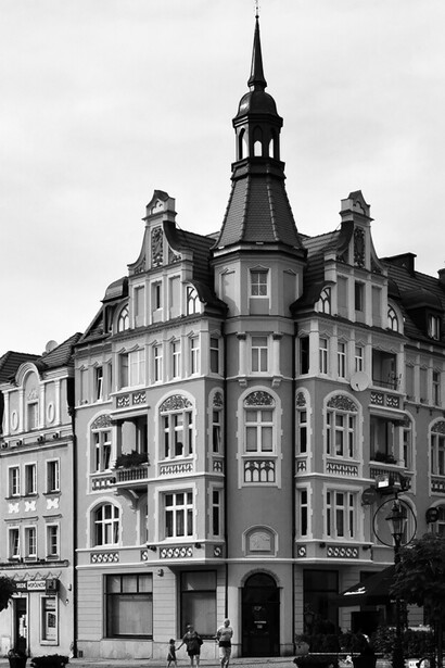 Edificio construido en el lugar donde estuvo la casa en que nació Karl Ferdinand Appun, Bolesławiec, Polonia