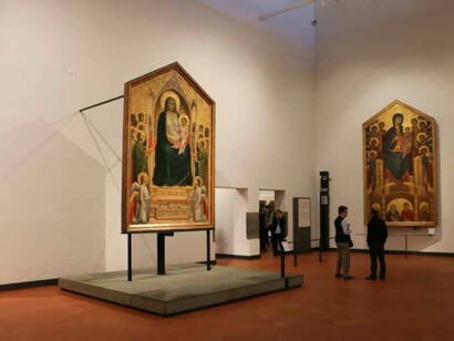 La Sala delle Maestà agli Uffizi