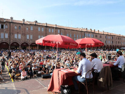 Carpi, piazza Martiri. Foto Elisabetta Baracchi