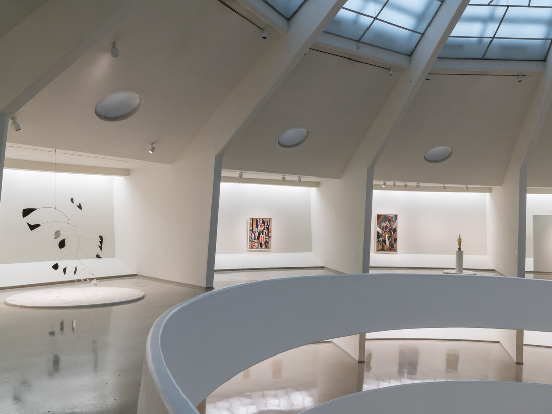Installation View: Visionaries: Creating a Modern Guggenheim, Solomon R. Guggenheim Museum, New York, February 10, 2016–September 6, 2017. Photo: David Heald © Solomon R. Guggenheim Foundation, 2017