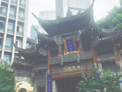 Sede de la Asociación Budista de Chongqing. Templo Luohan ubicado en el distrito de Yu Zhong, Chongqing, China