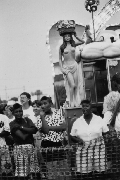 Ming Smith, Waiting, 1990. Courtesy of the Columbus Museum of Art