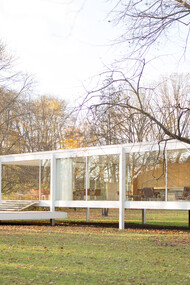 Casa projetada por Mies Van Der Rohe no estilo pavilhão. Foto de Victor Grigas