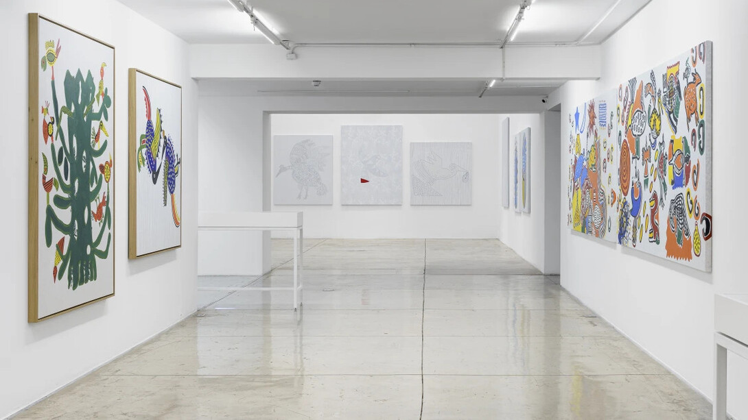 Àkùko, Eiyéle and Ekodidé – A flock by Alberto Pitta, exhibition view. Courtesy of Nara Roesler Gallery