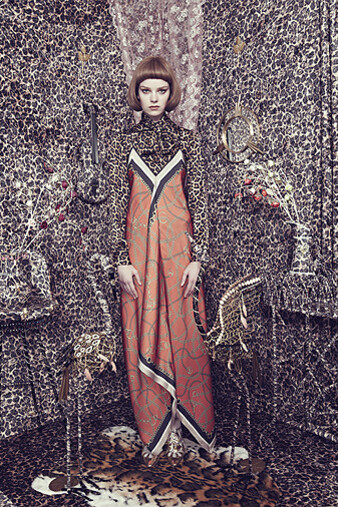 Elena Rendina, Gwen wearing an orange dress, 80 x 60 cm, c-print framed, 2013