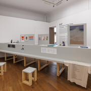 Artistes variés, €AT – Contemporary Artist Things, vue de l'exposition. Avec l'aimable autorisation du Casino Luxembourg