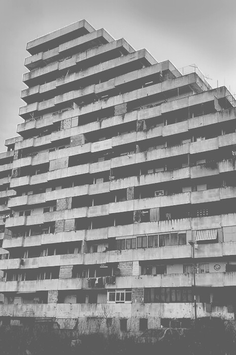 La criminalità spesso agisce indisturbata, a dispetto di istituzioni troppo deboli per reagire