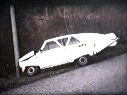 Alain Bublex, Aérofiat 2.1 – 1995 « The running gear and completed vehicle, shown during one of its very first outings » (détail), 1995. Avec l'aimable autorisation de la Galerie Vallois