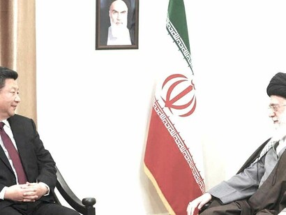 Xi Jinping con Jamenei, líder supremo de Irán