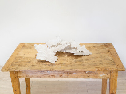 Kiki Smith, Find, 2014, argento puro
| fine silver, 50,8 x 36,2 x 15,24 cm, Courtesy the artist and Galleria Continua, San Gimignano / Beijing / Les Moulins, Photo by Ela Bialkowska, Okno Studio