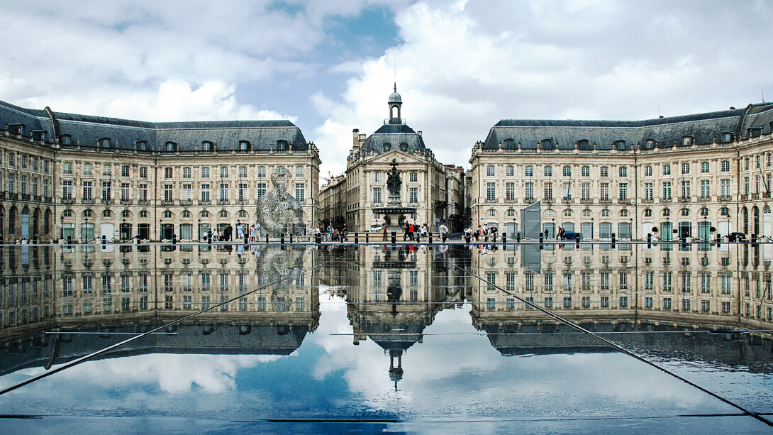 Burdeos. Espejo de agua en la Place de la Bourse