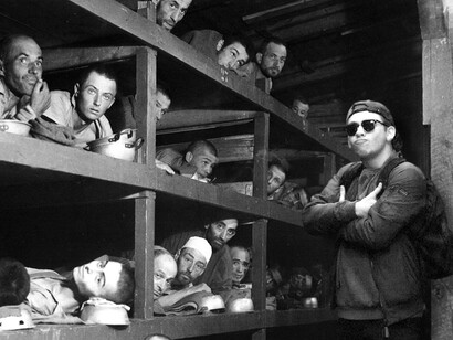 Shahak Shapira, Yolocaust. Son projet est particulièrement parlant « Yolocaust », contraction de Yolo / « you only live once » et Holocauste