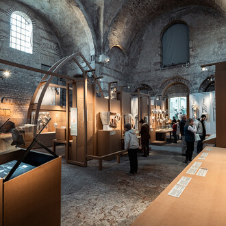 Making stones speak. Notre Dame’s medieval sculptures, exhibition view. Courtesy of Musée de Cluny