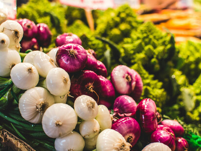 Al planificar los gastos y optimizar los recursos, es importante no caer en el error de sobrecargar al equipo en el proceso