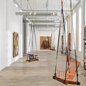 Andrea Bowers, Recognize yourself as land and water, exhibition view. Courtesy of Vielmetter 