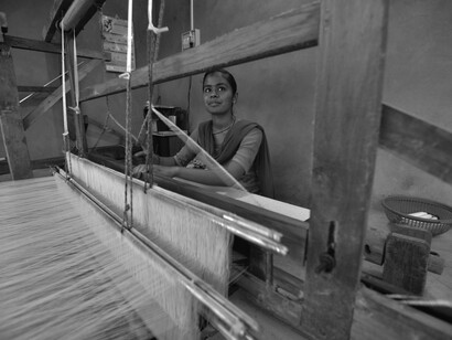 Sheetal HIteshbhai, handloom weaver, Western India - these sectors such as crafts and small manufacture need stimulus © Ashish Kothari